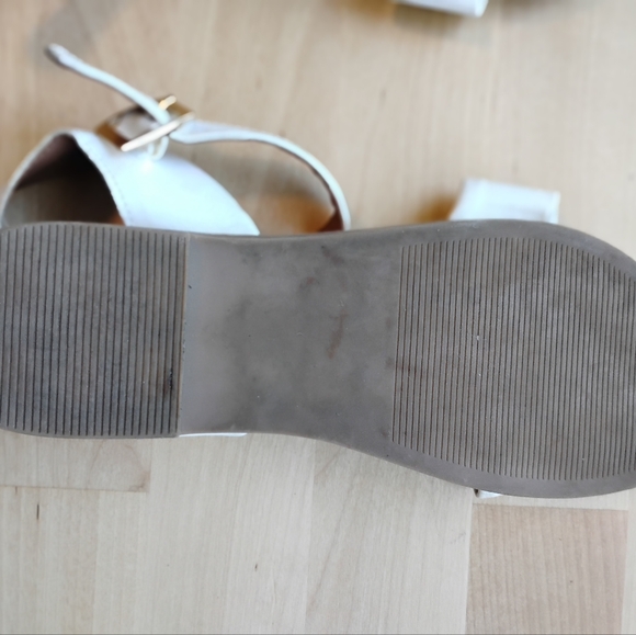 Steve Madden Size 6 Daelyn Faux Leather Sandals - Picture 9 of 9